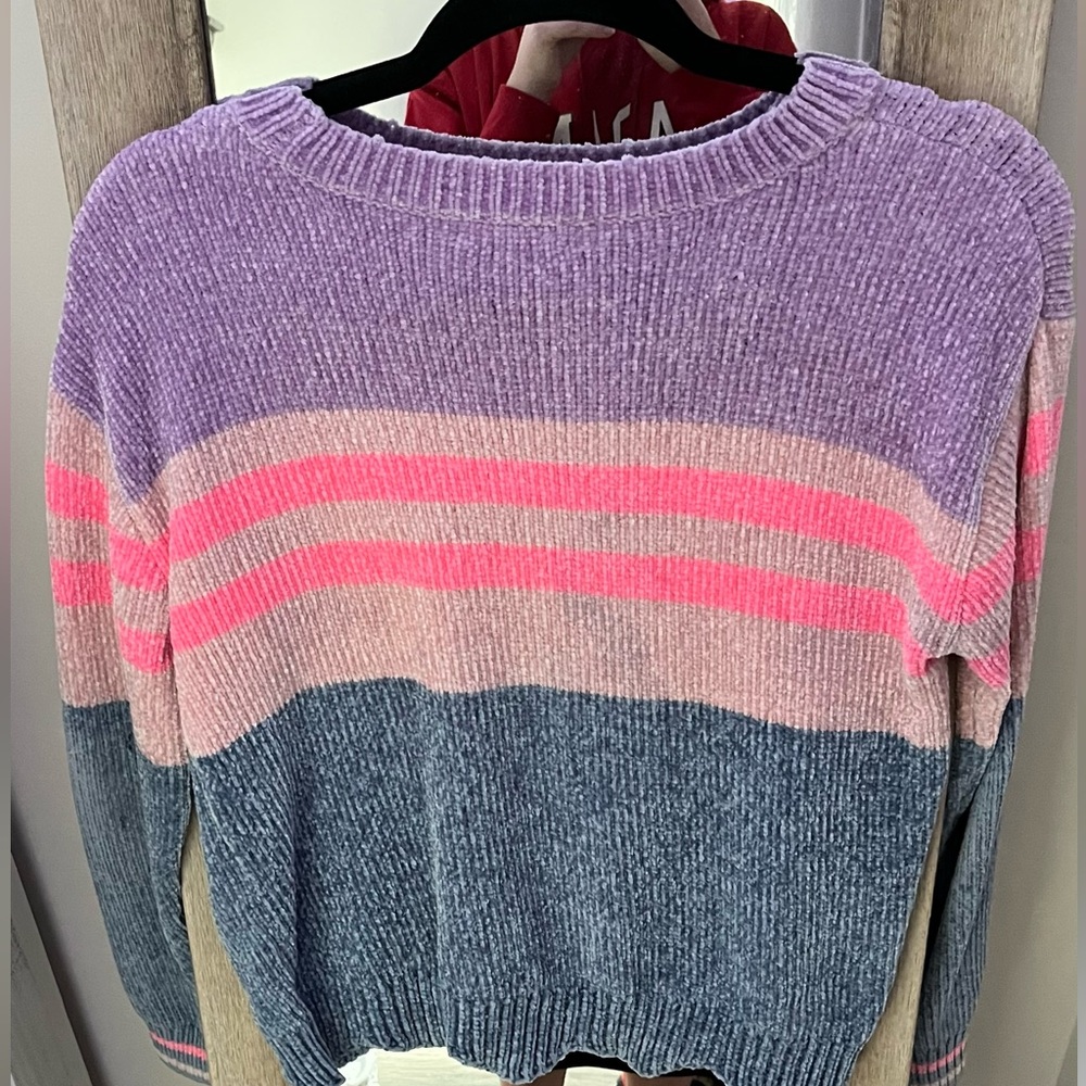 Epic threads sweater - Picture 3 of 3